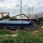 The mast collapses - at least whilst still on shore