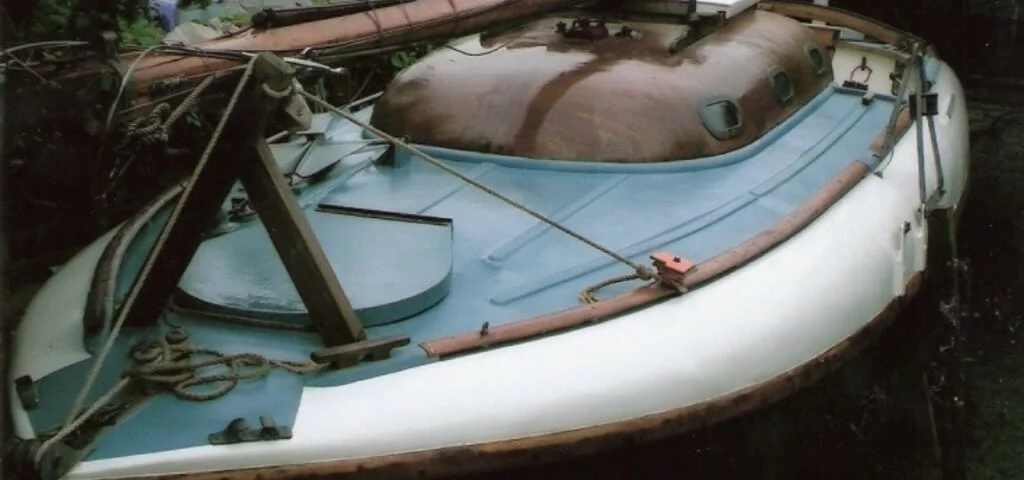 A102 uncluttered decks