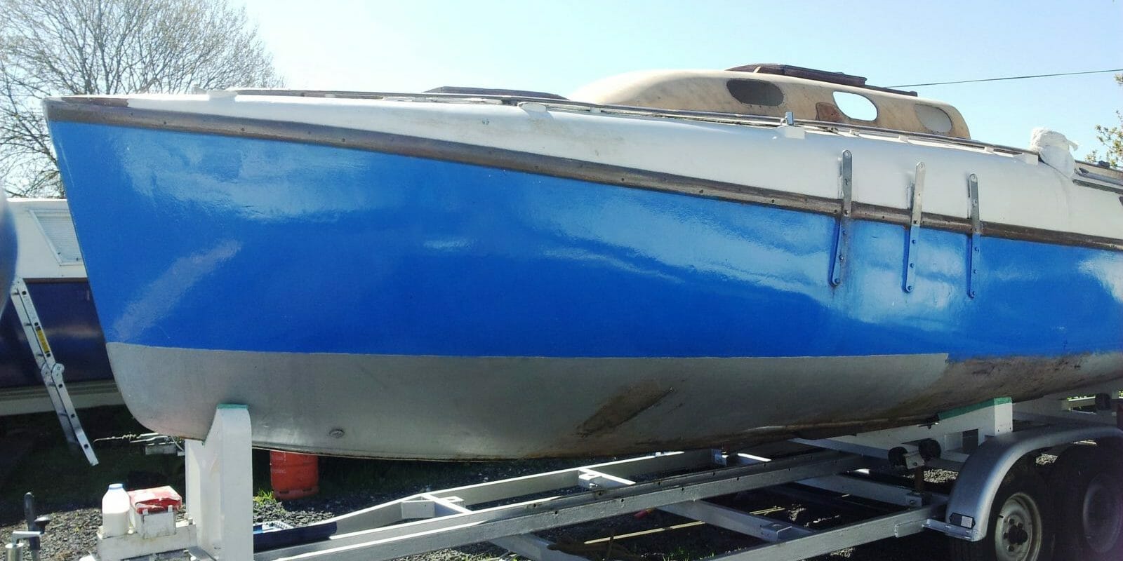 A115 Hull is in very good condition
