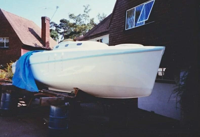 A86 1990 On the drums....Showing epoxy on underside, and respray of hull. 4