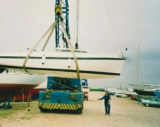 A86 1990s Craning in at Hayling Island....nerves of steel!!!