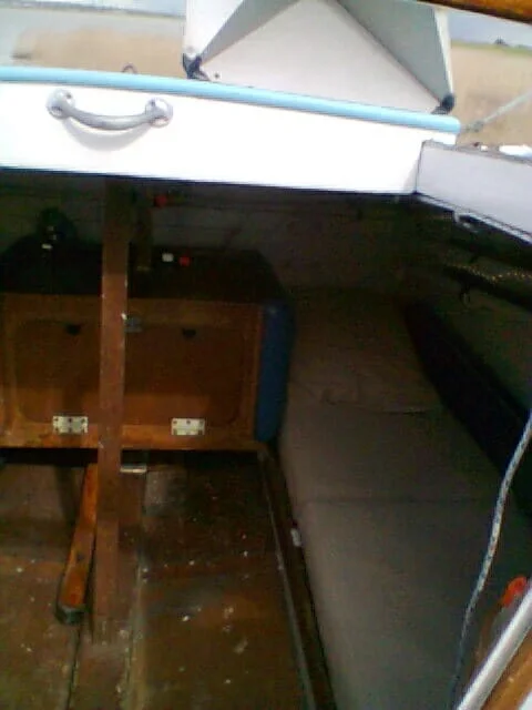 A95 2016 035 Rear cabin port bunk