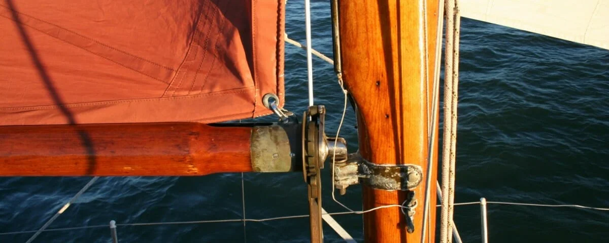 mast reefing