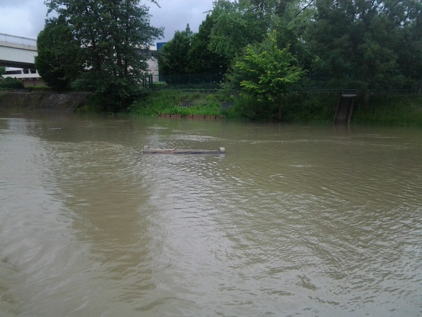 2013 A102 - East from Paris on the R.Marne