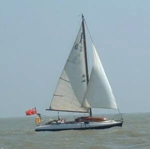 Masthead rig, underway.