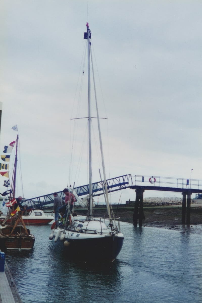 "Arosa" manouvering into the pontoon at the MDL Hamble event 1996