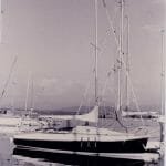 To stenghten the fore deck, there is a small piece of wood betwen the cabin top and the fore hatch