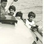 Yvonne et nos 3 enfants en mer