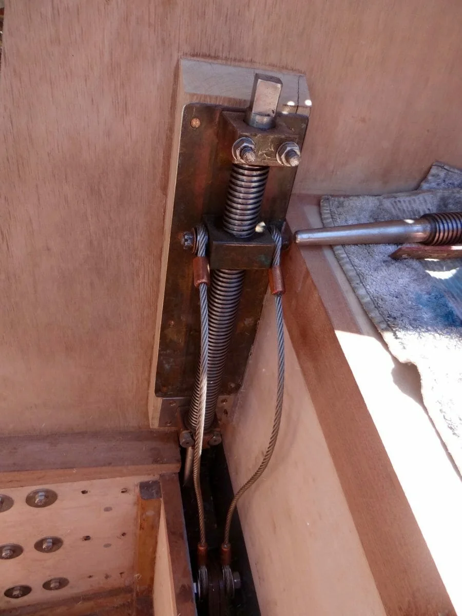 A1 Atalanta Interesting Keel Hoist