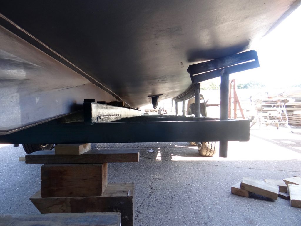 A1 trailer side-rail detail