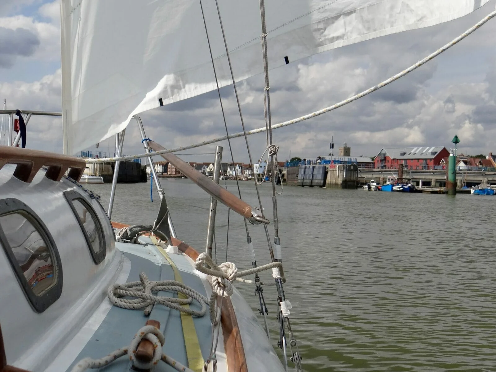 Approaching the barrier at Wivenhoe