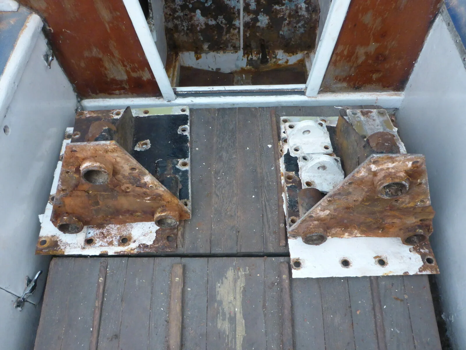 Bluster's Keels and Steelwork Removed