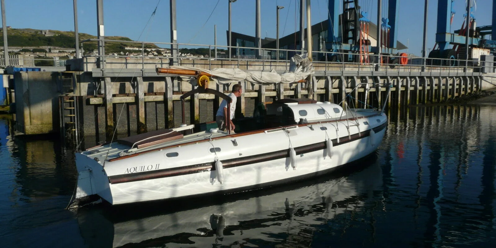 Preparing to recover Aquilo onto her trailer