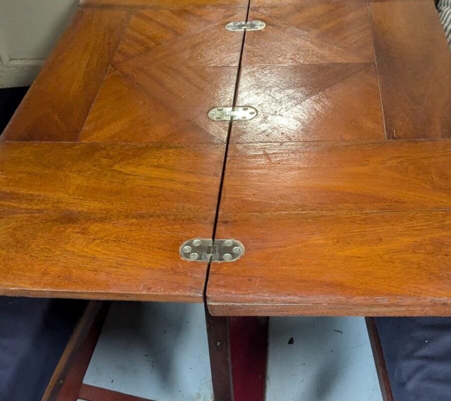 A169 Folding table 4