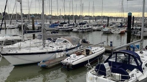 A89-Hamble-Jan_25-Mast_down