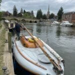 A102 arrives at Benson on the River Thames