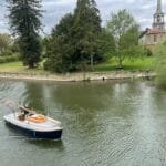 A102 arrives at Benson on the River Thames