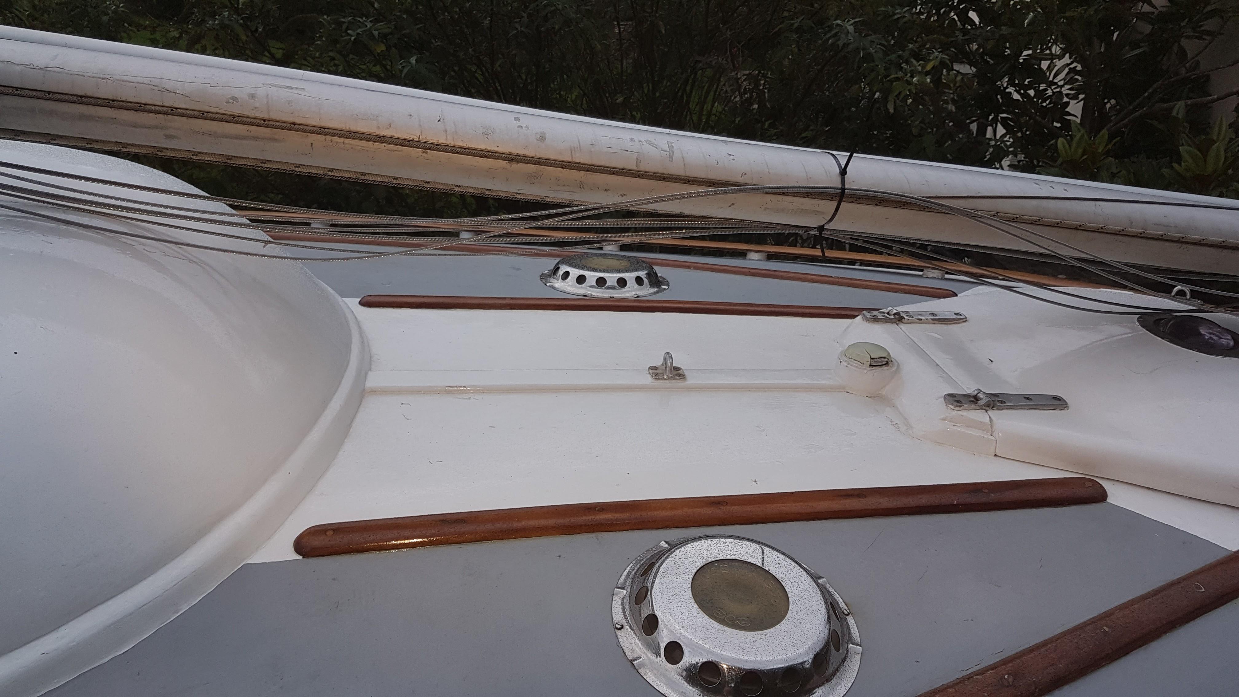 Great foredeck with ventilators